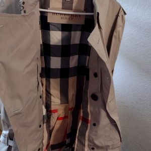 Men's  Burberry Rain Coat/ Large
